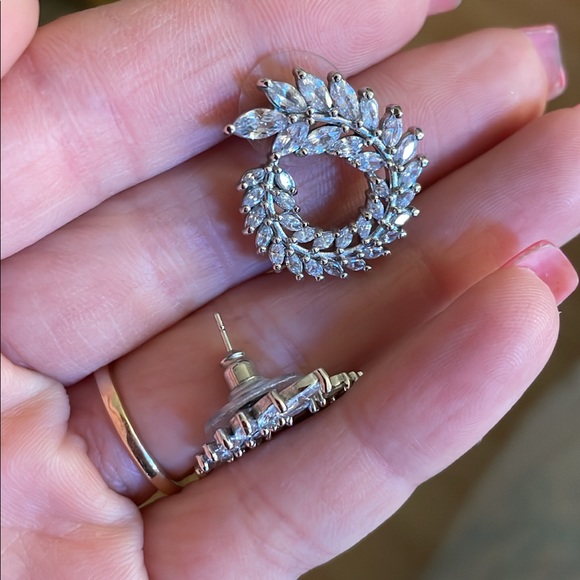 Earrings - Picture 2 of 3